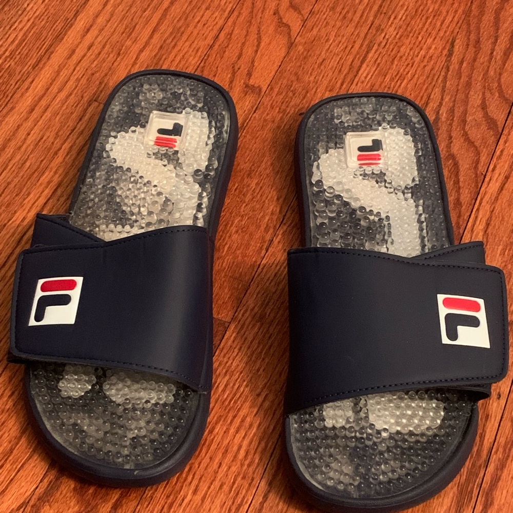 Fila slides
